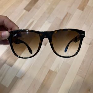 Ray-Ban [RB4105] Folding Wayfarer Sunglasses